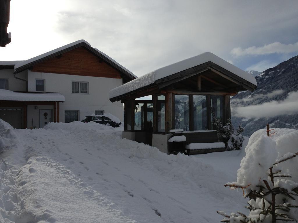 Panoramahof Holly Hotel Obervellach Room photo